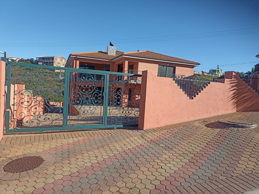 8 Bedroom Property for Sale in De Bakke Western Cape